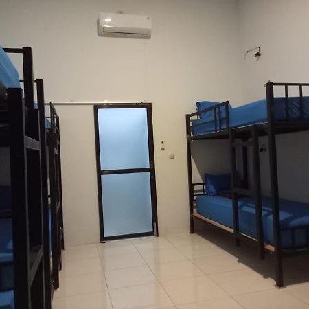 Simpang Hostel Kuta  외부 사진