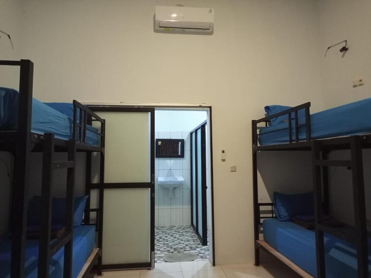 Simpang Hostel Kuta  외부 사진